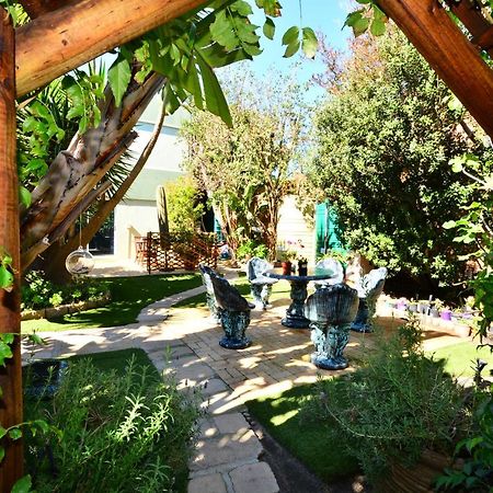 Secret Garden Guesthouse Bloubergstrand Εξωτερικό φωτογραφία
