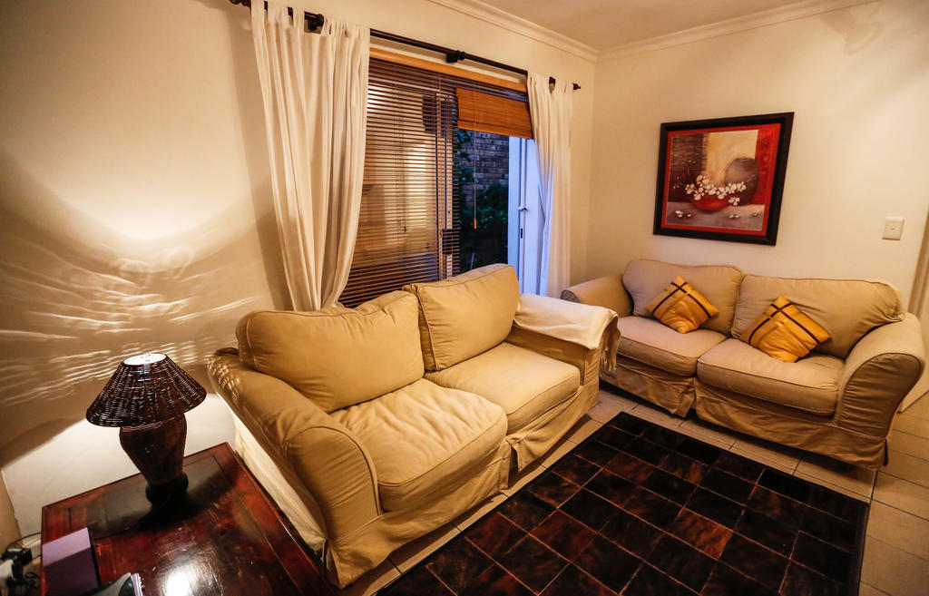 Secret Garden Guesthouse Bloubergstrand Δωμάτιο φωτογραφία