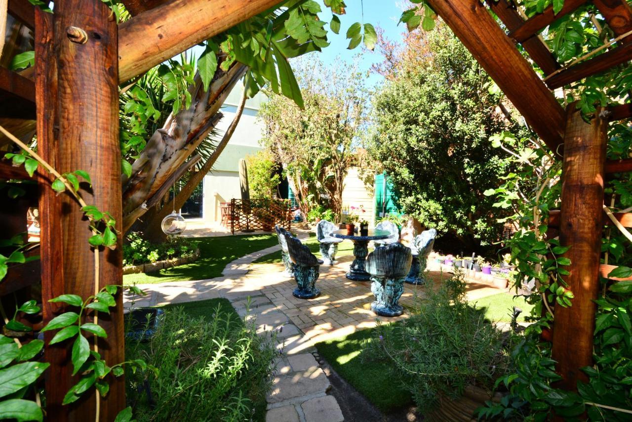 Secret Garden Guesthouse Bloubergstrand Εξωτερικό φωτογραφία